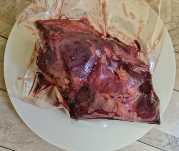 Pferdekehlkopf mit viel Fleisch frisch - gefroren