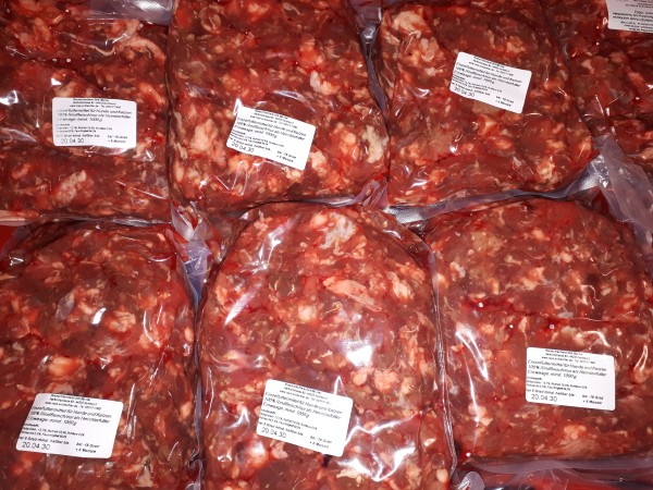 AKTION! Frischfleisch v RIND je 1 KG grob gewolft (nur solange der Vorrat reicht)