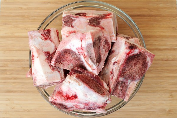 Brustbeinknochen gehackt 1kg - Frischfleisch vom Rind
